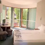 Opal Hotell
