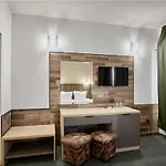 Opal Hotell